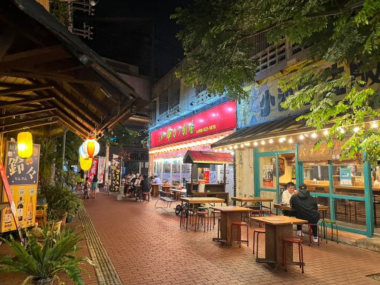 コザまちまーい ディープタウン・コザ夕暮れツアー＜コザ地区／沖縄市＞