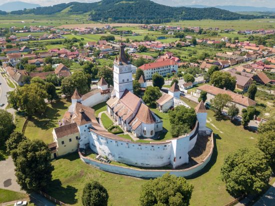 ドラキュラ城＆世界遺産プレジュメール要塞教会　日帰り観光ツアー ＜日本語または英語ガイド／昼食付き／ブカレスト発＞