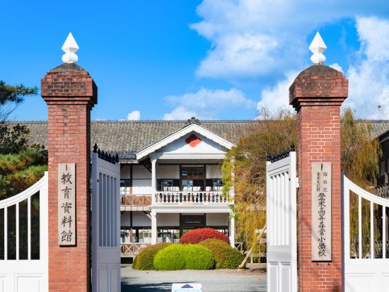 【プライベートタクシーツアー】地元の方がお勧めするソウルフード宮城の名料理旅館三浦屋釜飯ランチ+登米市＆柳津をめぐる旅♪＜1～9名／JRくりこま高原駅発着＞