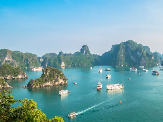 世界遺産ハロン湾1泊2日クルーズ「エルメス号」全室バルコニー付き！プライべート感を味わえる全18室のスモールラグジュアリークルーズ船 