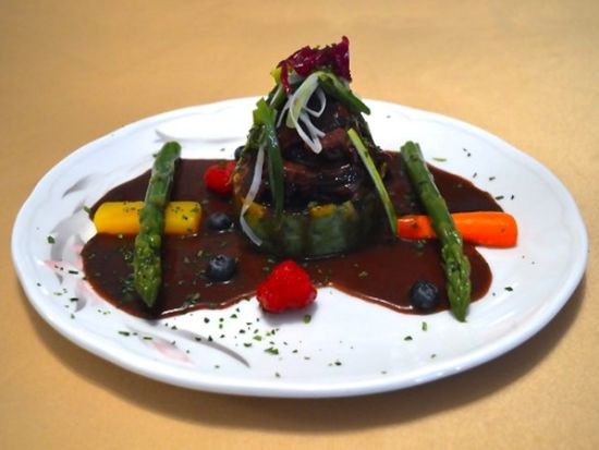 季節のフランス料理コースランチ＆河畔風景ドライブ観光ツアー　サンテレーヌ島立ち寄りあり ＜日本語ガイド／モントリオール発＞