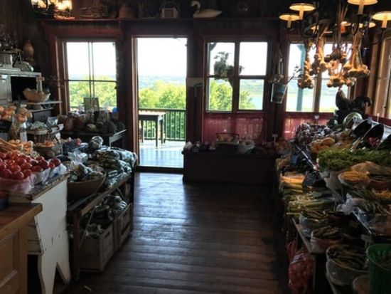 ケベック郊外観光ツアー モンモランシー滝＋サンタンヌ・ド・ボープレ大聖堂＋オルレアン島 メープルORカシス酒試飲＜午前or午後／日本語ガイド／ケベックシティ発＞