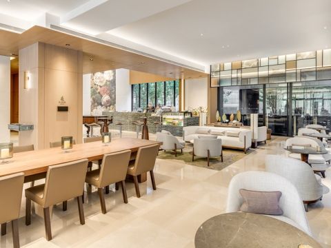 ダブルツリー・バイ・ヒルトン台北中山 La Salle（森酒吧）食事券＋事前予約サービス＜台湾料理／臭豆腐牛肉麺＞
