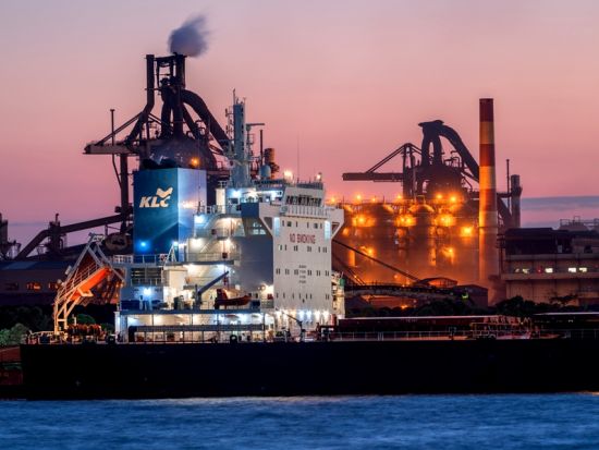 高速観光船で行く工場夜景クルーズ！美しいみなとみらいと工場の幻想的な夜景を堪能 食事付プランあり＜当日予約可能／90分／ガイド付／ピア象の鼻発＞ 