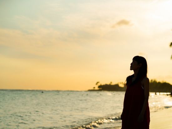 ハワイ　カジュアルフォト　昼間の青空と夕方のサンセット、2つのシチュエーションで撮影！選べる撮影スポット＜ワイキキ近郊＞