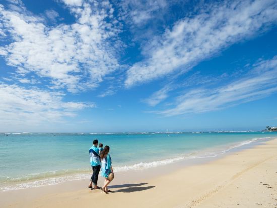ハワイ　カジュアルフォト　昼間の青空と夕方のサンセット、2つのシチュエーションで撮影！選べる撮影スポット＜ワイキキ近郊＞