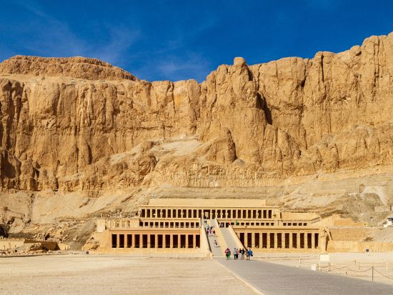 【カイロ発 ルクソール1泊2日 プライベート】飛行機で行く！ルクソール観光ツアー＜日本語または英語ガイド／チップ込／カイロ発着＞