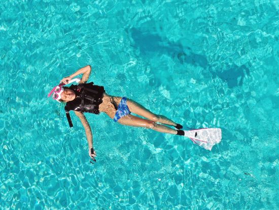 【八重干瀬】シュノーケリングツアー 大自然を体感し非日常の感動体験を！2～3ポイントを巡る満喫プラン スタッフによる写真&ドローン撮影！水中カメラ無料レンタル付