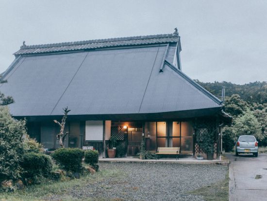 【1日1組限定】森の京都でリトリートの旅「わたしに還る宿 古民家羅美」でありのままの自分に出会う 心理療法家のオーナーと過ごす里山の癒し時間＜綾部市／1泊2日＞