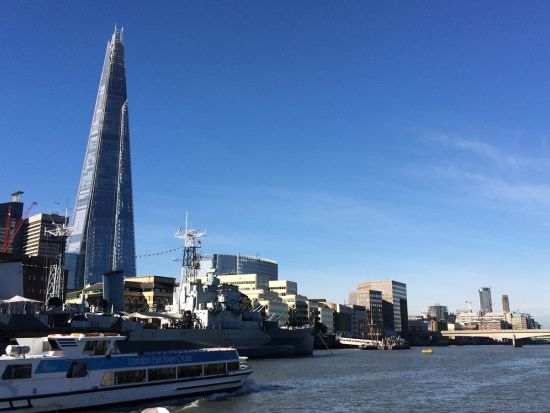 山城さんと行く！大英帝国の遺産で学ぶイギリスの歴史　V&A博物館＋ケンジントン宮殿またはテムズ川クルーズを選択可＜貸切／日本語／ロンドン発＞by スタイルゲート