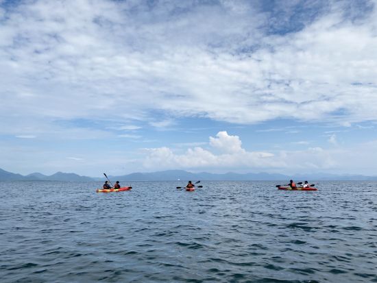 猪苗代湖カヌーツアー  唯一の島、翁島をカヤックで湖上クルージングを満喫＜7歳以上参加可／4～10月／福島県猪苗代湖＞
