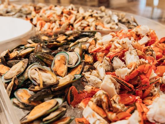 テイスト ビュッフェレストラン 食事券＆事前予約サービス　バラエティーに富んだ各国の料理を楽しめる＜ウェスティンリゾート・グアム内＞