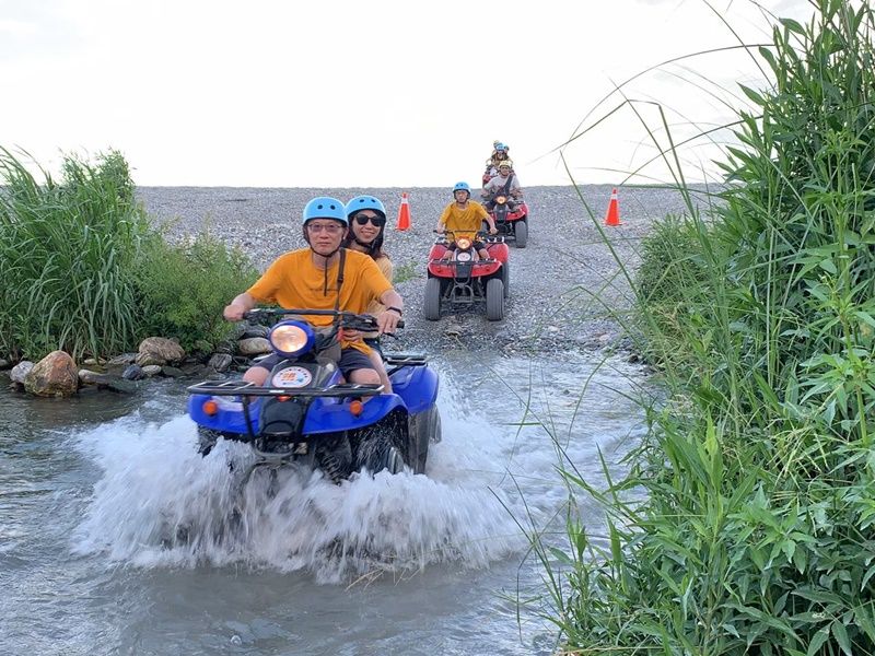 貸切】4輪バギー体験ツアー 空が鏡面反射する天空の鏡でバギー体験