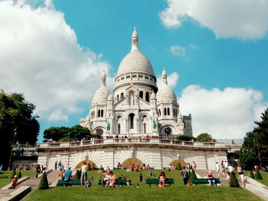 パリ・ミュージアム・パス 2日券＋街歩き音声ガイドアプリ 徒歩＆セルフガイドで楽しむサステナブルなパリの旅＜緊急時の24時間日本語サポート付＞