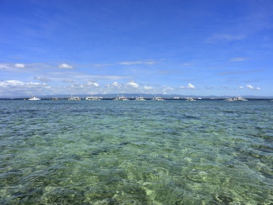 体験スキンダイビング　ライセンスや経験不要！離島ヒルトゥガン島またはオランゴ島沖で潜る＜ボート／1ダイブ／日本語インストラクター＞by オールブルー