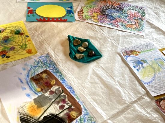 【1日1組限定】森の京都でアートセラピー体験「わたしに還る宿 古民家羅美」でありのままの自分に出会う 心理療法家のオーナーと過ごすアート時間＜綾部市／1泊2日＞