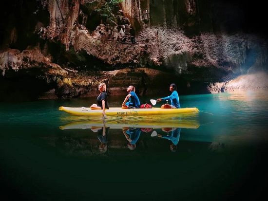 パンガー湾クルーズ＆シーカヌーアドベンチャーツアー　大型オープンボートまたはパワーボートの選べる2つの船タイプ＜ランチ付／英語ガイド／プーケット発＞