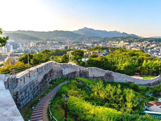 ソウル市内半日観光ツアー　景福宮＋守門将交代式＋青瓦台＋北村＋仁寺洞＜午前発／日本語ガイド／貸切プランあり＞