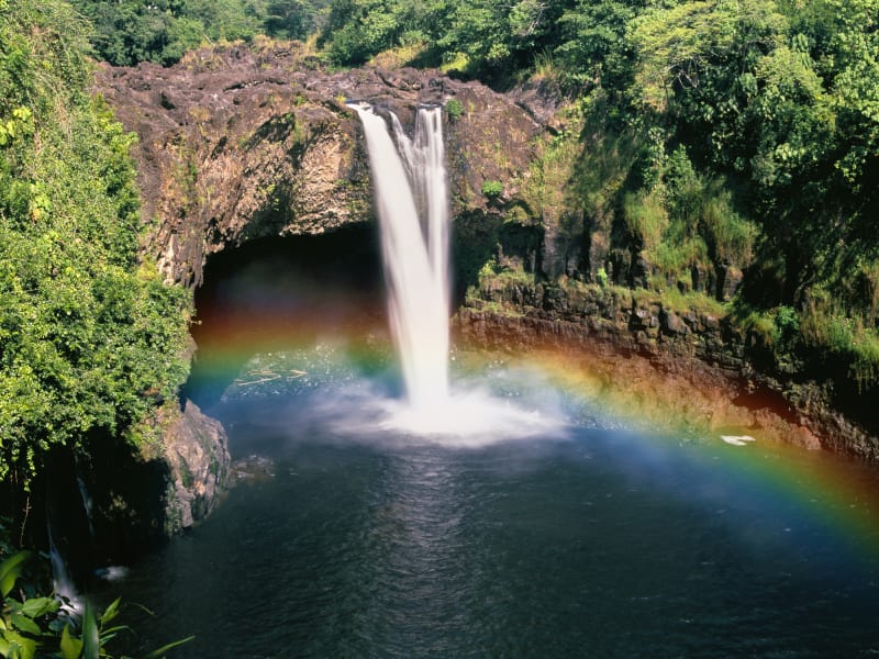 Hawaii_Big_Island_Rainbow_Falls_shutterstock_149914934