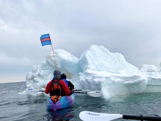 流氷カヤックツアー 海に浮かぶ流氷とオホーツク海の真紺の海の美しさをカヤックで堪能！＜1～3月／2.5時間／網走市＞by コネクトリップ
