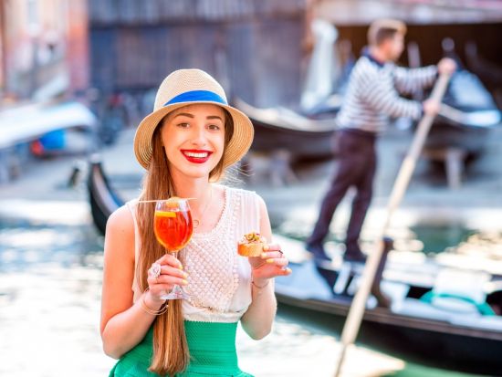 列車で行くベネチア1日観光ツアー　ローマ～ベネチア高速鉄道＋自由観光＜ローマ発着／水上バス乗船チケット付／英語アシスタント＞