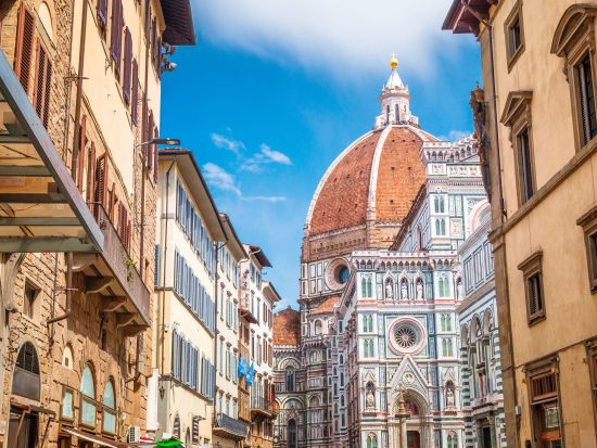 街歩きアプリで楽しむサステナブルなフィレンツェ旅 ウフィツィ美術館入場券付き＜緊急時24時間日本語サポート＞