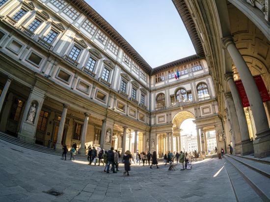 街歩きアプリで楽しむサステナブルなフィレンツェ旅 ウフィツィ美術館入場券付き＜緊急時24時間日本語サポート＞