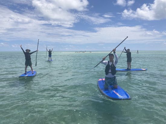 ユニの浜SUPツアー ドローン撮影無料！ 宮古島の絶景を眺めながら幻の島「ユニの浜」を目指す！ 小型ボート並走でSUP初心者も安心◎＜3時間／宮古島＞