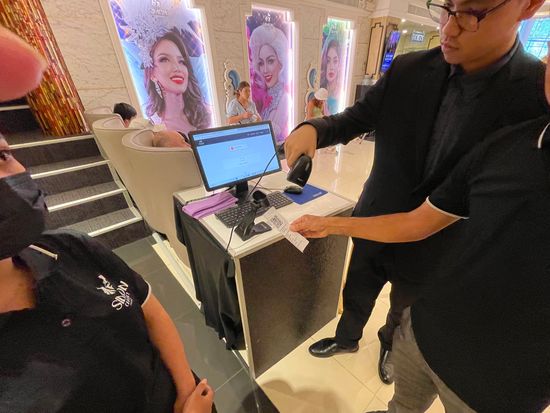 QRコードでチェックイン