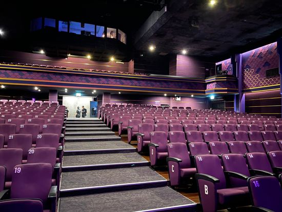 1階VIP席、2階普通席_