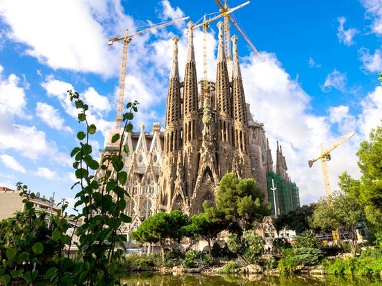 Spain_Barcelona_Sagrada_Familia_PIXTA_8587760