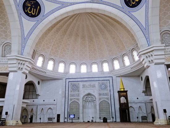 イスラム芸術文化をめぐる 半日観光ツアー　フェデラル・テリトリー・モスク＆イスラム美術館＆バティック製作体験 ＜昼食付き／日本語ガイド＞