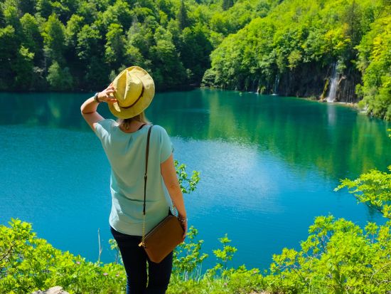 バスでめぐる！ザグレブ>プリトヴィッツェ>スプリット>ドブロブニク 5泊6日周遊パッケージ＜4～10月／空港往復送迎付／ザグレブ発・ドブロブニク着＞