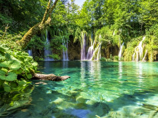 バスでめぐる！ドブロブニク>スプリット>プリトヴィッツェ>ザグレブ 5泊6日 周遊パッケージ＜空港往復送迎付／ドブロブニク発・ザグレブ着＞