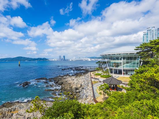 Korea_Busan_Haeundae_shutterstock_704346358
