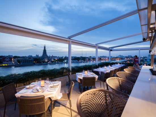 チャオプラヤ川クルーズ＆ルーフトップレストラン夜景鑑賞ディナー　ウェルカムドリンク付き＜現地集合／セットディナー＞byスパトラ
