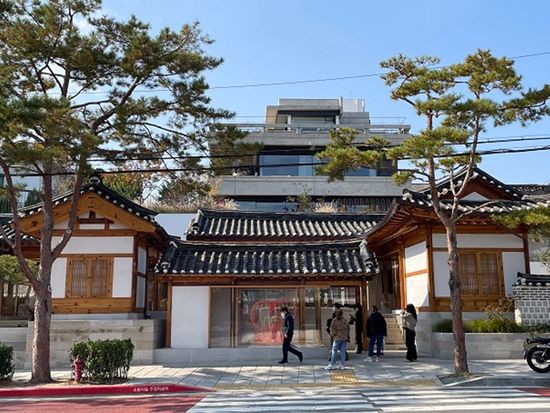 200012080_base_16678036323850