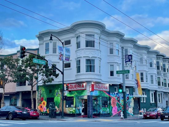 サンフランシスコ半日観光ツアー　ミッション地区バレンシア通りを散策 ＜日本語ガイド＞