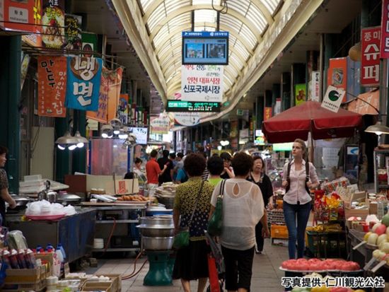  かわいい電動カートでまわる！仁川開港場見学ツアー　仁川の台所「新浦（シンポ）市場」立ち寄りあり ＜昼食付き／日本語ガイド＞
