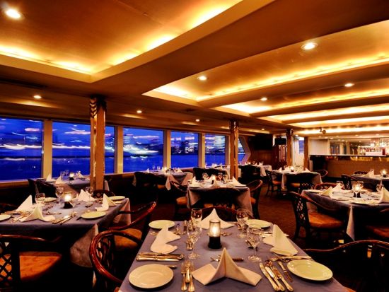 横浜ディナークルーズ マリーンルージュ 海を見ながら船上で豪華ディナーを楽しむ♪  フランス料理フルコース 選べる3コース＜赤レンガ倉庫発着＞