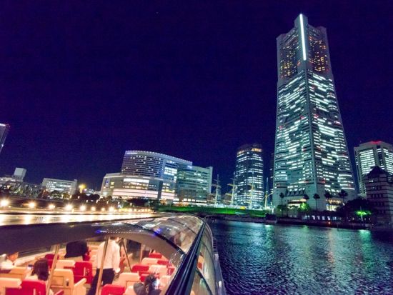 みなとみらいイルミネーションクルーズ  シーバス イルミネーションガイドとともにめぐる横浜夜景＜土日祝限定／横浜駅東口発着＞