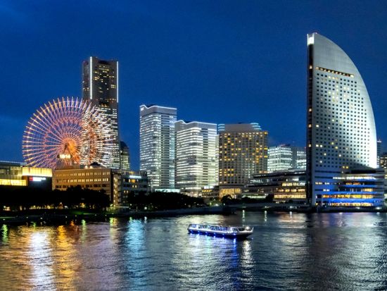 みなとみらいイルミネーションクルーズ  シーバス イルミネーションガイドとともにめぐる横浜夜景＜土日祝限定／横浜駅東口発着＞