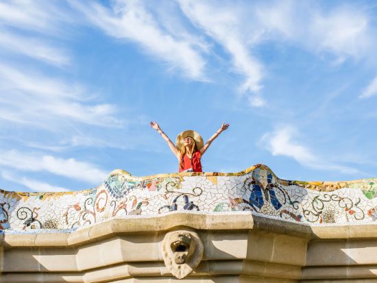 ガウディ建築 グエル公園徹底解説ツアー 日本語ガイドがご案内！事前予約で待たずに入場＜午後発／約2時間＞