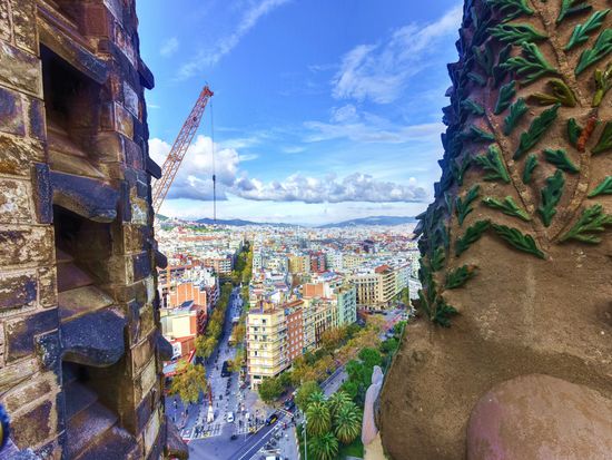 Spain_Barcelona_Sagrada Familia_shutterstock_559248292_2500