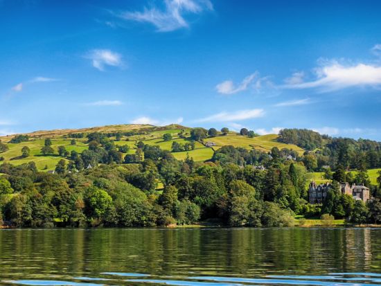 ロンドン発着　世界遺産ストーンヘンジ＋湖水地方＋コッツウォルズ 周遊ツアー＜4泊5日／火曜／1名催行／日本語＞