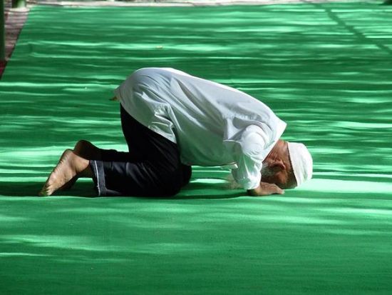 【新疆ウイグル シルクロードツアー・4泊5日間】ウルムチ＋トルファン＋カシュガル＜専用車＋専属日本語ガイド／昼食付／プライベートツアー＞