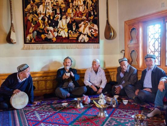 【新疆ウイグル シルクロードツアー・4泊5日間】ウルムチ＋トルファン＋カシュガル＜専用車＋専属日本語ガイド／昼食付／プライベートツアー＞