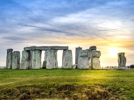 UK_England_Stonehenge_shutterstock_545139100