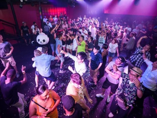 クラブ「ZOH」入場券　グアムのナイトライフを体験＜金・土／サンドキャッスル内＞