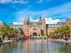 Amsterdam_Rijksmuseum_shutterstock_246545446